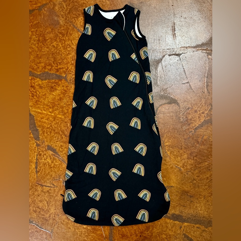 Kyte BABY Black Sleep Sack size medium in rust rainbow with midnight black